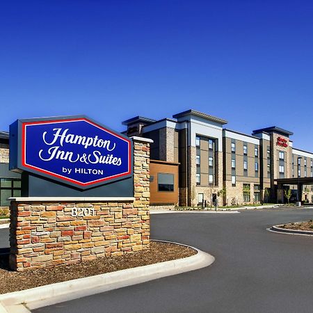 Hampton Inn & Suites Milwaukee West Вест-Алліс Екстер'єр фото