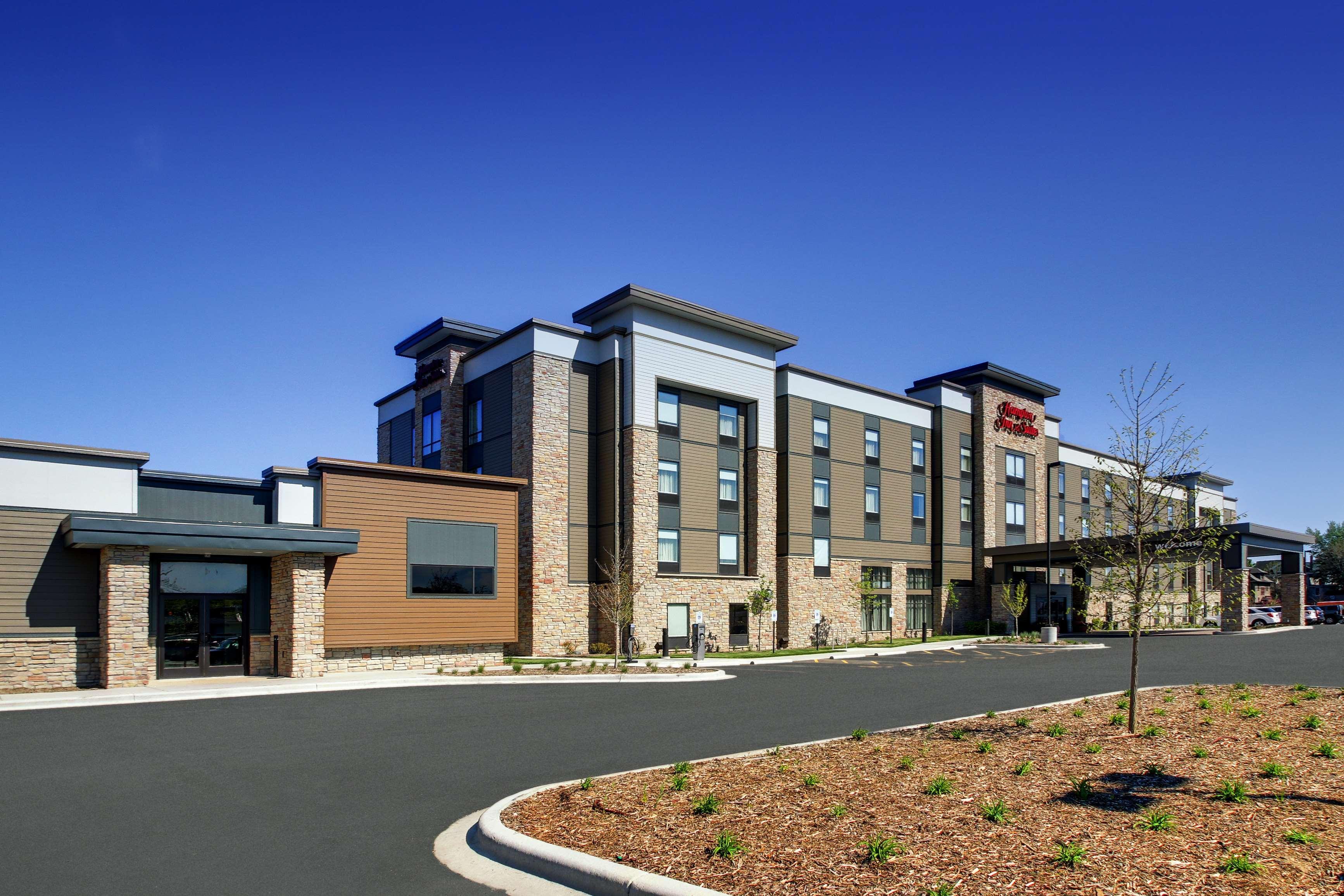 Hampton Inn & Suites Milwaukee West Вест-Алліс Екстер'єр фото