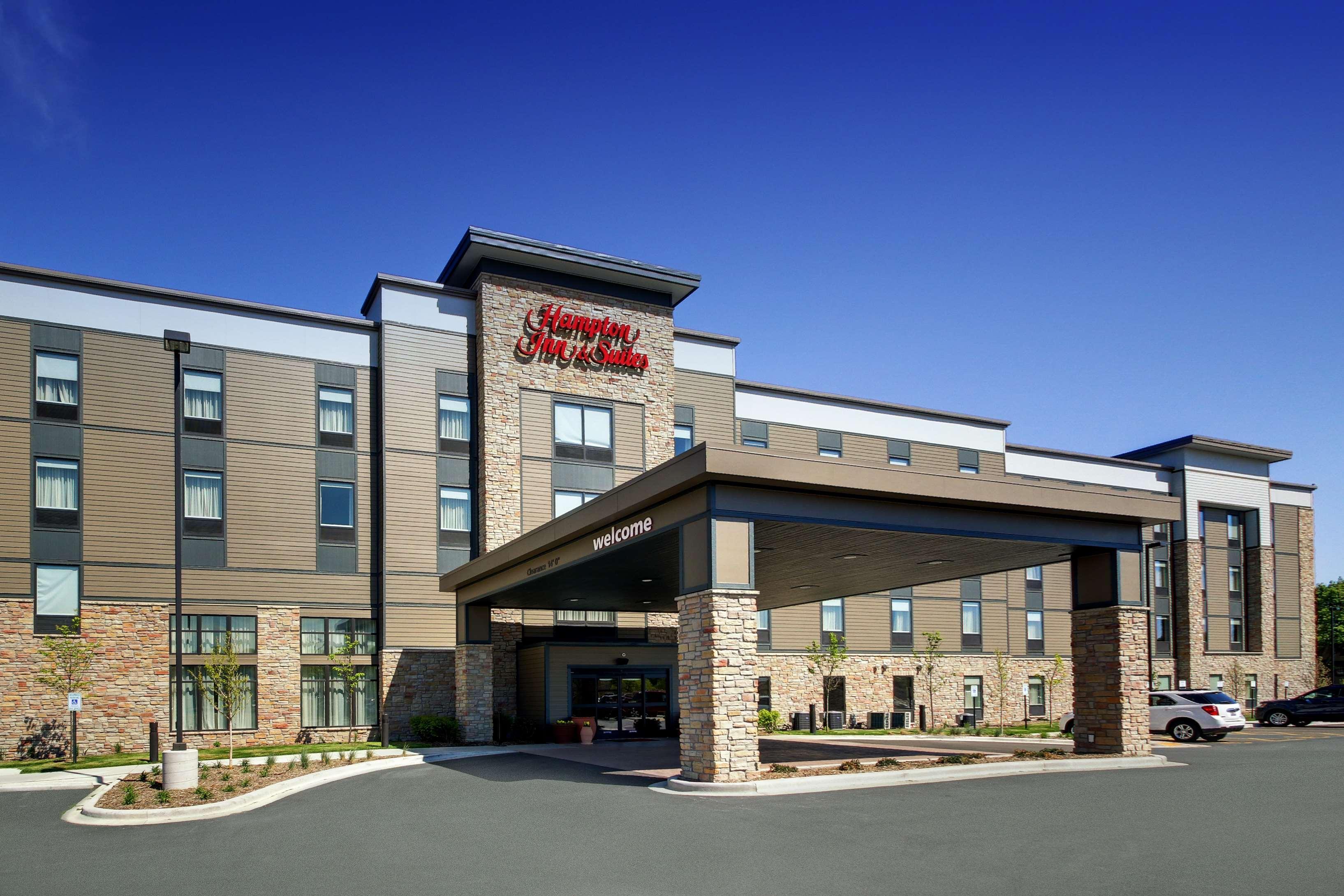 Hampton Inn & Suites Milwaukee West Вест-Алліс Екстер'єр фото