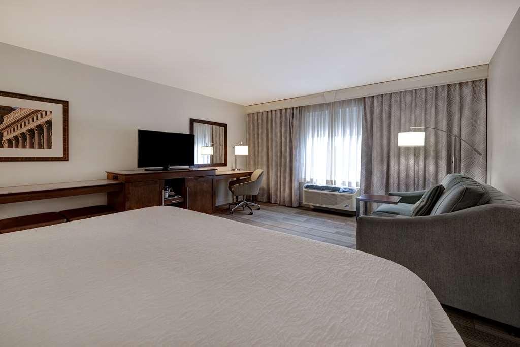 Hampton Inn & Suites Milwaukee West Вест-Алліс Номер фото