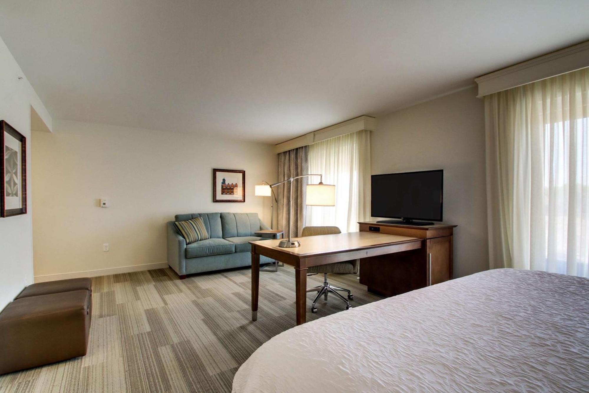 Hampton Inn & Suites Milwaukee West Вест-Алліс Екстер'єр фото